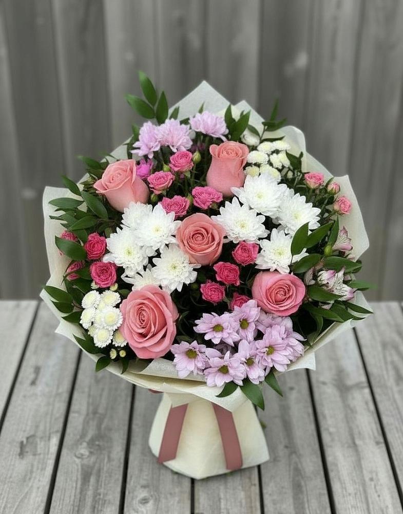 Букет цветов из: Альстромерии, Гвоздики, Розы и Хризантемы в Архангельске