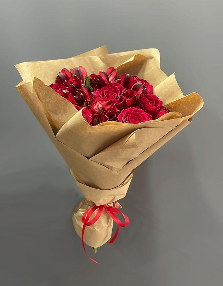 Букет цветов из: Альстромерии и Розы в Архангельске