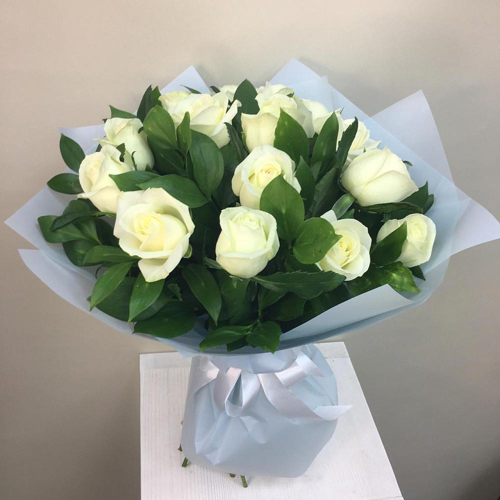 Букет 15 Белых роз Проуд в Архангельске