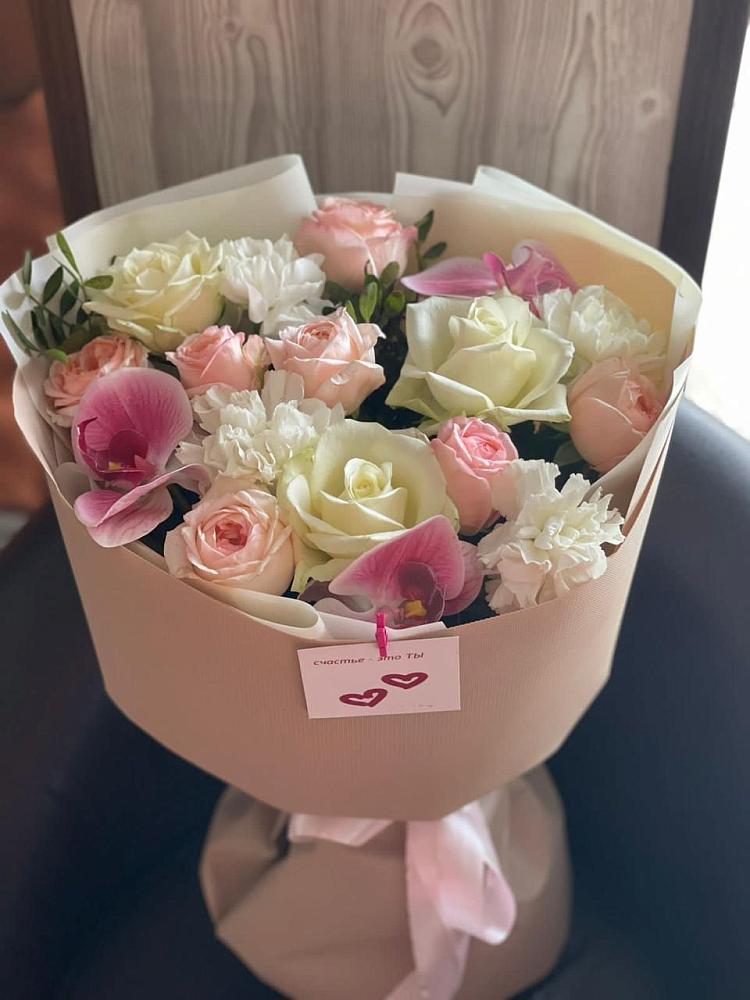 Букет цветов из: Орхидеи, Розы и Гвоздики в Архангельске