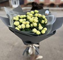 Букет Белые кустовые розы Солинеро в Архангельске
