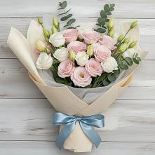 Букет цветов из:  Лизиантусы в Архангельске