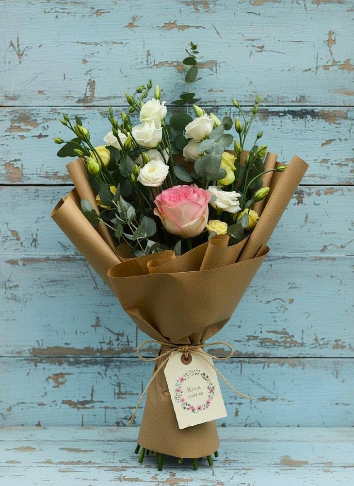 Букет цветов из: Розы и Лизиантусы в Архангельске