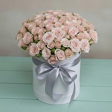 Цветочная композиция из Розы в шляпной коробке в Архангельске