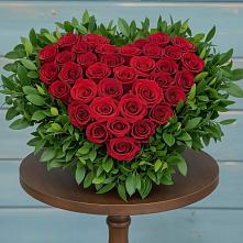 Цветочная композиция из Розы в виде сердца в Архангельске