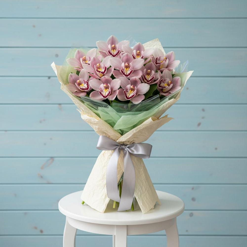 Букет цветов из: Орхидеи и Розы в Архангельске