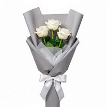 Букет 3 белые розы в Архангельске