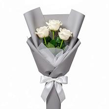 Букет 3 белые розы в Архангельске