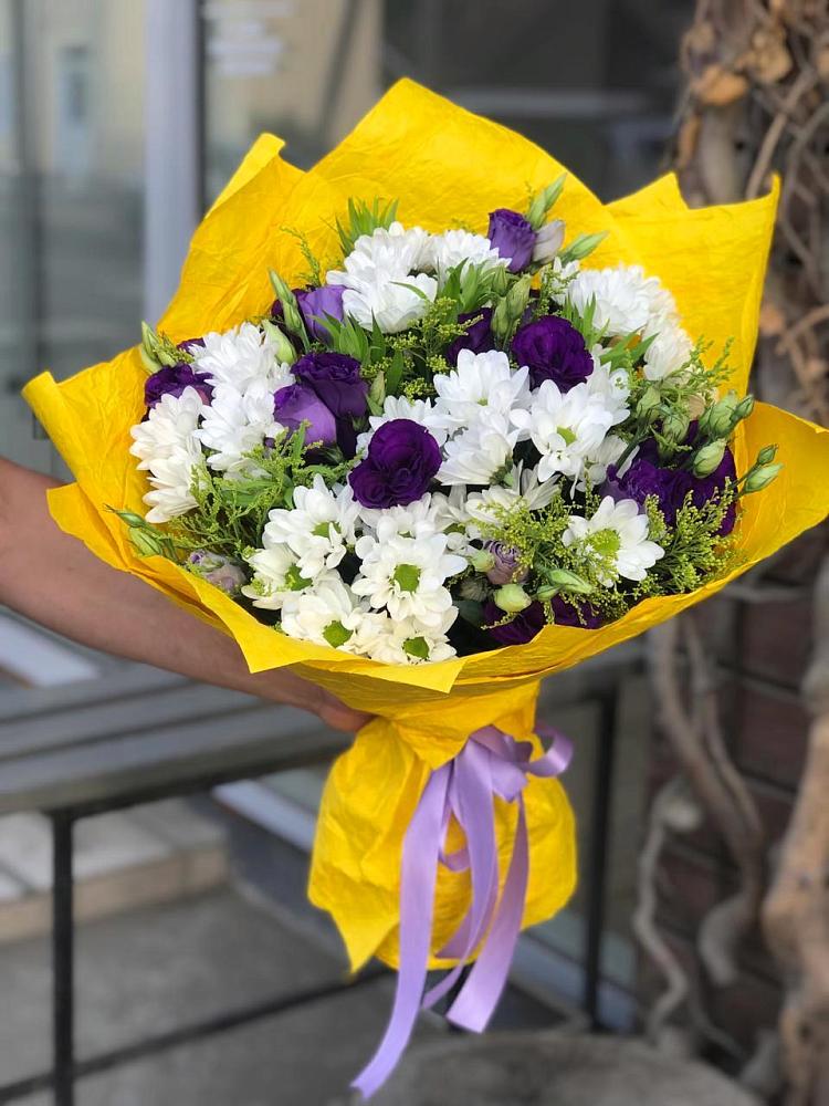 Букет цветов из: Ирисы, Хризантемы и Ромашки в Архангельске