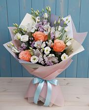 Букет цветов из:  Лизиантусы, Розы, Альстромерии и Гипсофила в Архангельске