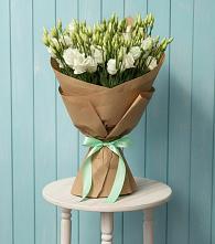 Букет цветов из:  Лизиантусы в Архангельске