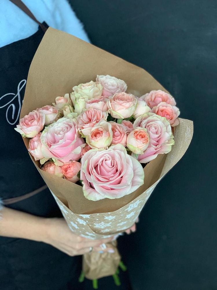 Букет цветов из: Хризантемы и Розы в Архангельске