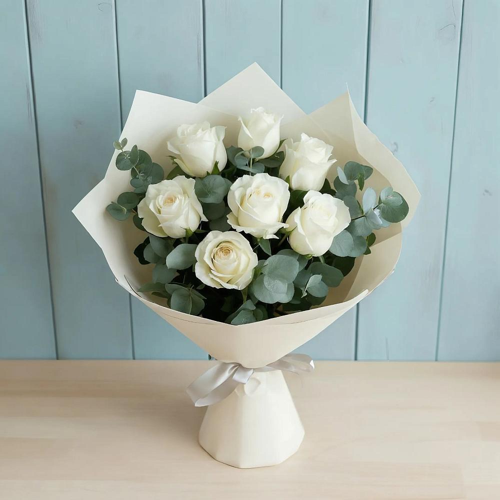 Букет Белые розы в Эвкалипте в Архангельске