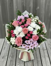 Букет цветов из:  Альстромерии, Гвоздики, Розы и Хризантемы в Архангельске