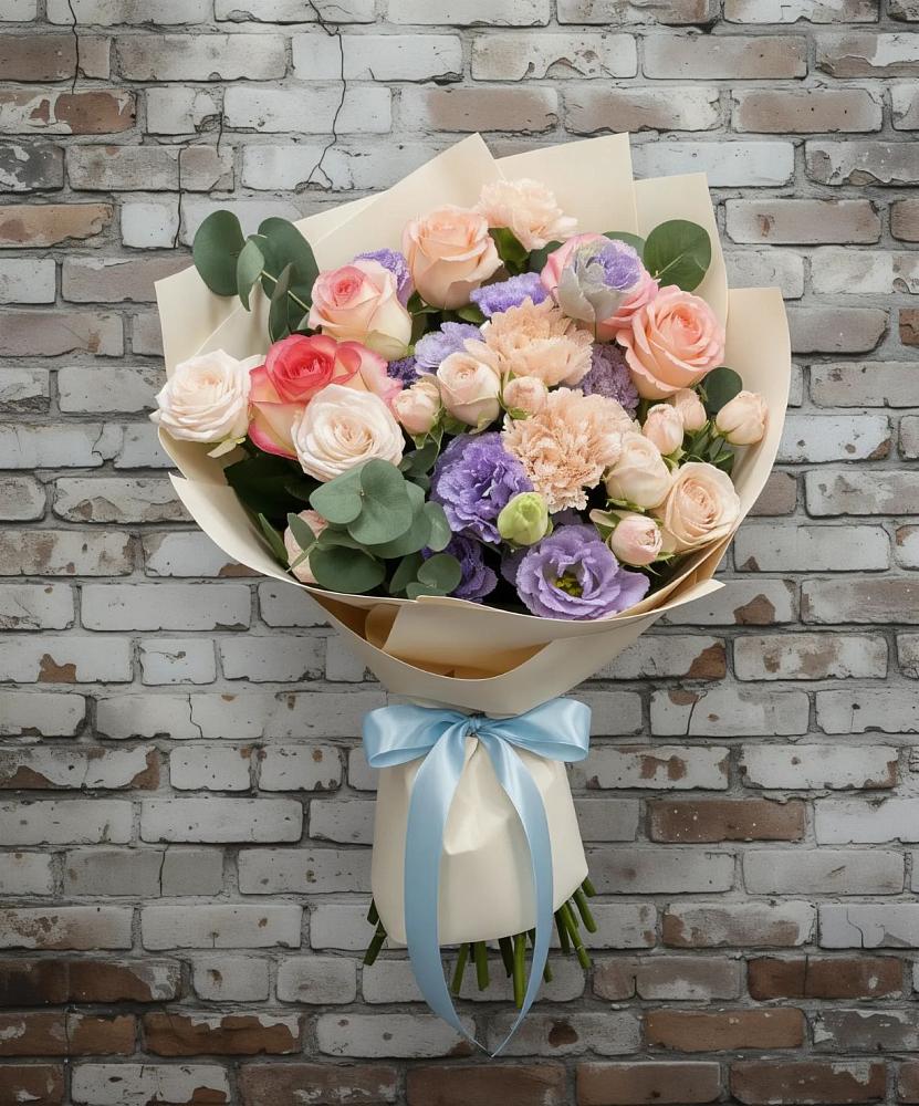 Букет цветов из: Розы, Лизиантусы и Гвоздики в Архангельске