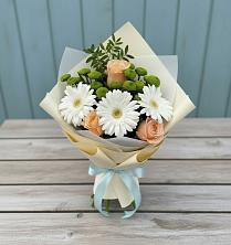 Букет цветов из:  Герберы, Розы и Хризантемы в Архангельске