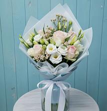 Букет цветов из:  Розы и Лизиантусы в Архангельске
