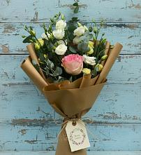 Букет цветов из:  Розы и Лизиантусы в Архангельске