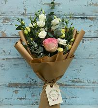 Букет цветов из:  Розы и Лизиантусы в Архангельске