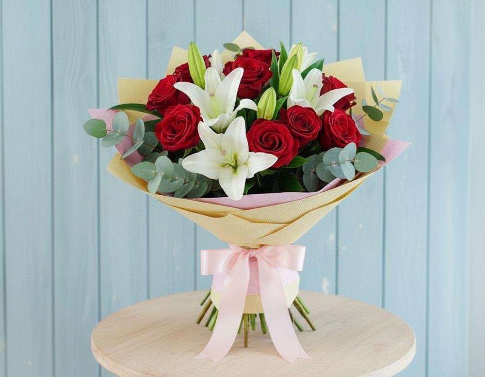 Букет цветов из: Лилии и Розы в Архангельске